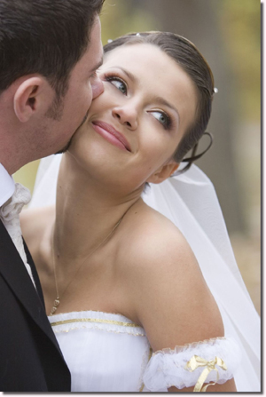 1249076785_smiling-bride1300.jpg